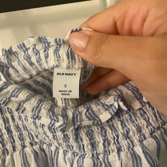 Old Navy smocked tie shoulder tank - Picture 4 of 4